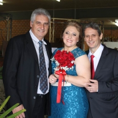 Valberto Berkenbrock e Léa Pasini celebram bodas de Zircão
