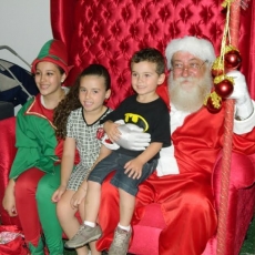 Papai Noel já está na Vila Encantada de Natal Center Shopping