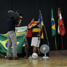Araranguaense quebra recorde mundial de embaixadas