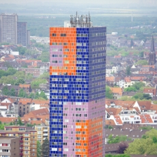 Conheça os arranha-céus com fachadas mais coloridas do mundo