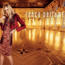Lança Perfume apresenta coleção em Nova Veneza