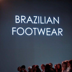 Sapatos brasileiros brilham em desfile na Alemanha