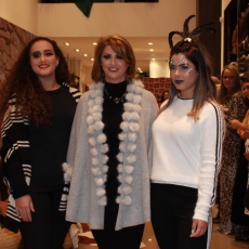 Dalva Leme em noite Fashion recebe patronesse e Debutantes  2019 