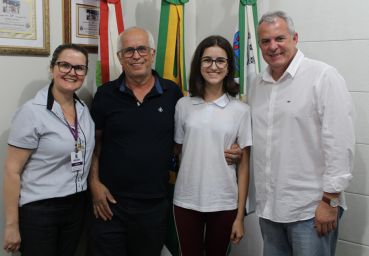 Luisa Mendes conquista medalha na Olimpíada Brasileira de Matemática