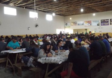 Comunidade de Araranguá prestigia Bingo em prol da Casa da Fraternidade