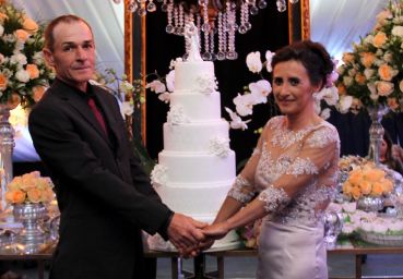 Jailson Castelan e Maria Aparecida celebram bodas de prata