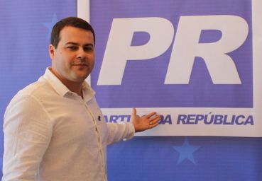 Primo Menegalli Júnior toma posse na presidência do PR