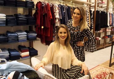 Juliana e Camila abrem as portas da new store Monalisa Modas