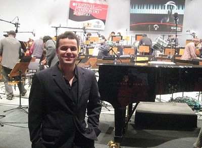 O pianista araranguaense e Mestre em Música, Juliano Alves, realizou recital em Florianópolis