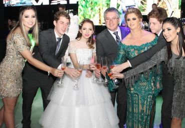 Prefeito Tiago Zilli e Luci festejam 15 anos da filha Maria Emília