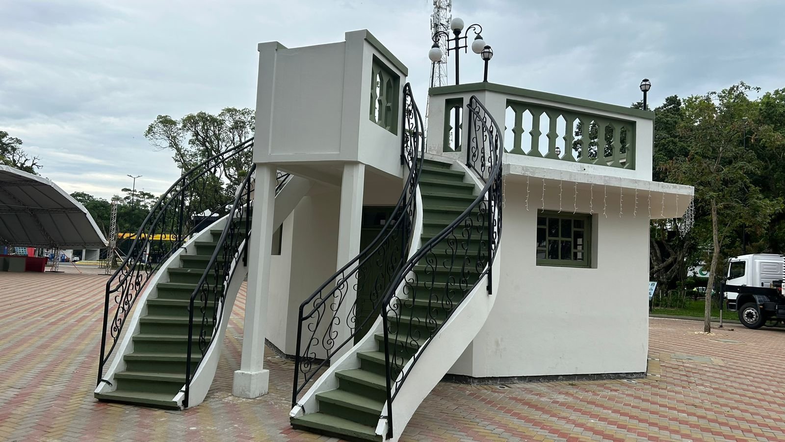 Praça Hercílio Luz e Jardim Alcebíades Seara